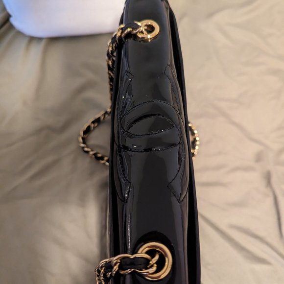 CHANEL Patent Leather Crossbody Bag - Picture 14 of 17